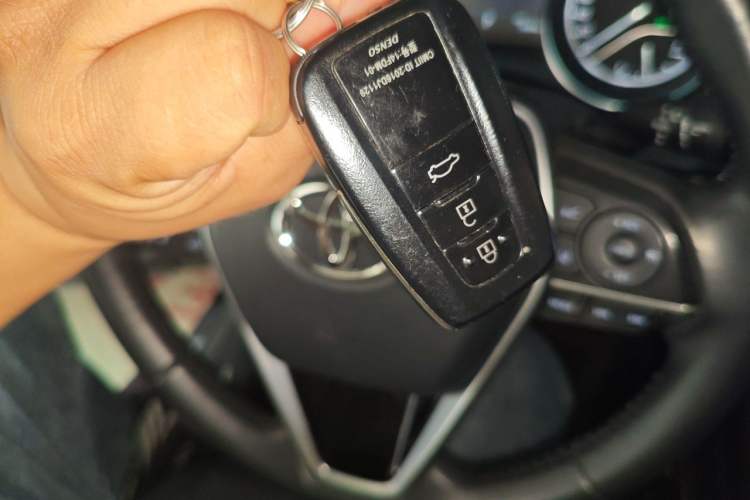 Used Toyota Camry 2019 2.0G Luxury Edition China V Standard Vehicle Key