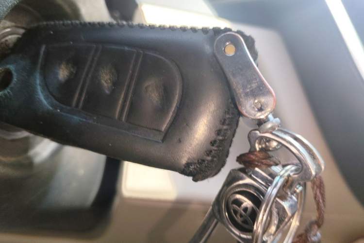 Used Toyota Camry 2019 2.0E Elite Edition China VI Standard Vehicle Key