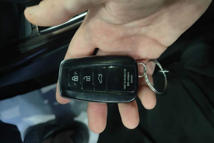Used Toyota Camry 2019 2.0G Luxury Edition China V Standard Vehicle Key