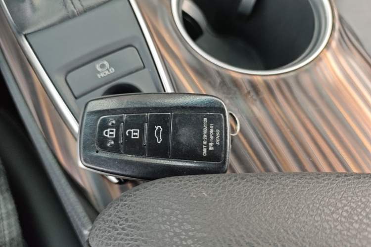 Used Toyota Camry 2019 2.0G Luxury Edition China VI Standard Vehicle Key