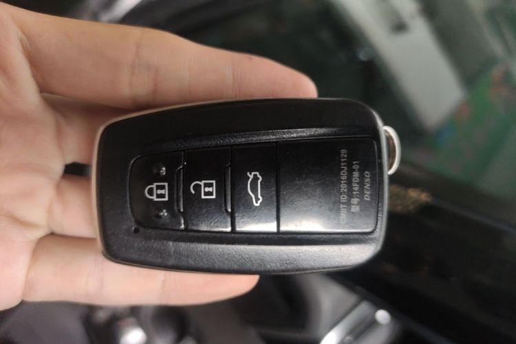 Used Toyota Camry 2019 2.0G Luxury Edition China VI Standard Vehicle Key