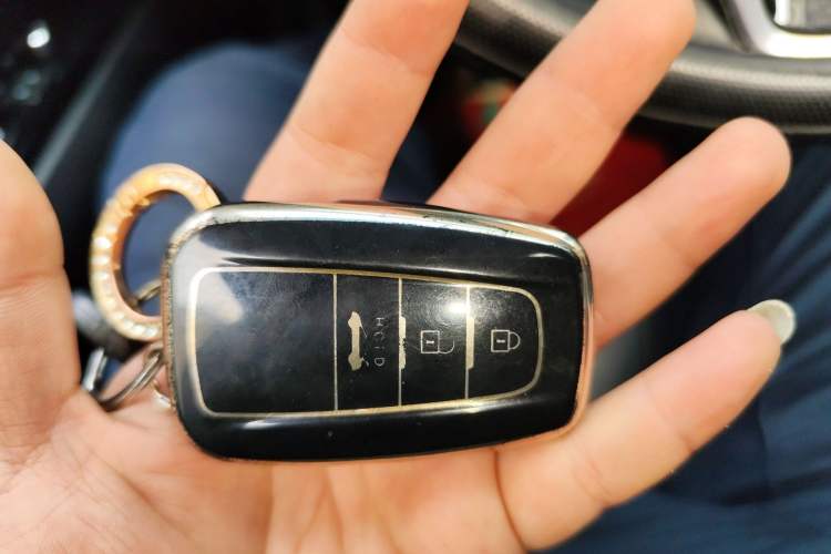 Used Toyota Camry 2019 2.5G Luxury Edition China VI Standard Vehicle Key