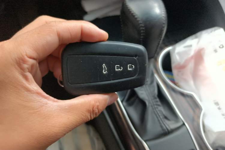 Used Toyota Camry 2019 Revised Version 2.0G Luxury Edition Vehicle Key