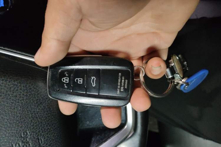 Used Toyota Camry 2019 2.5G Luxury Edition China VI Standard Vehicle Key