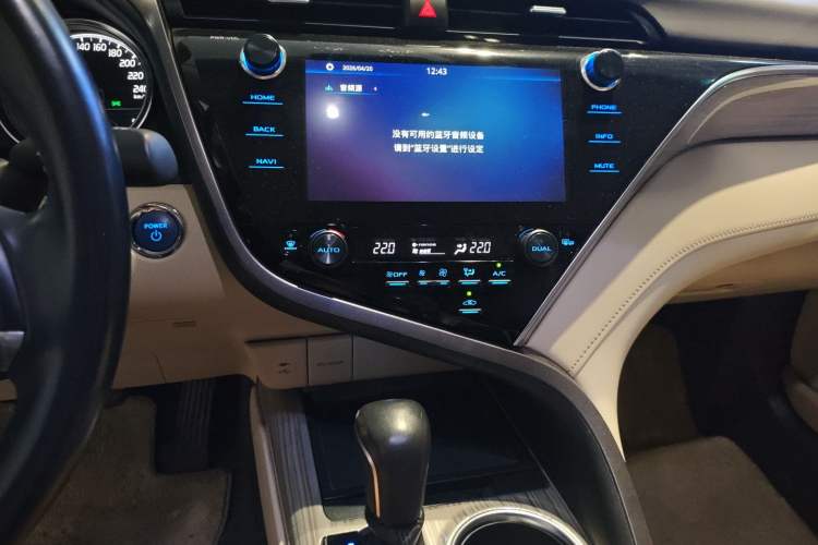 Used Toyota Camry 2019 Dual-Engine 2.5 HG Luxury Edition China VI Standard Audio And AC Panel