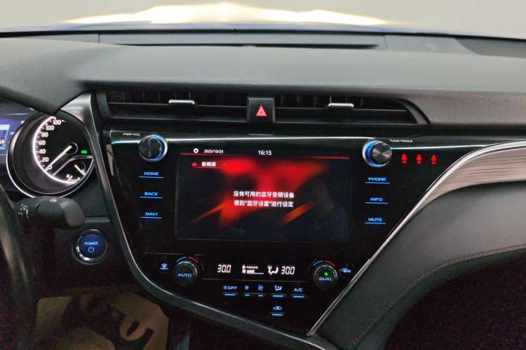 Used Toyota Camry 2019 Dual-Engine 2.5 HG Luxury Edition China V Standard Audio And AC Panel