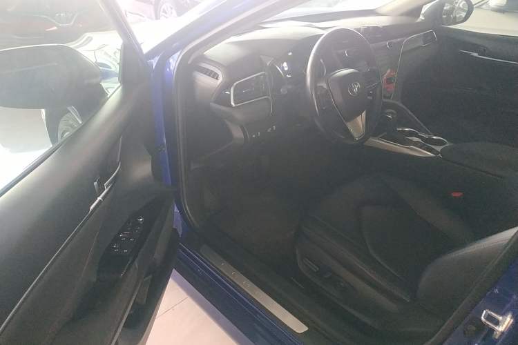 Used Toyota Camry 2019 Dual-Engine 2.5 HG Luxury Edition China VI Standard Driver Seat