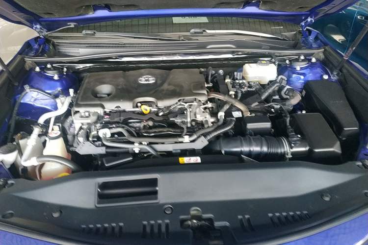 Used Toyota Camry 2019 Dual-Engine 2.5 HG Luxury Edition China VI Standard Engine Bay