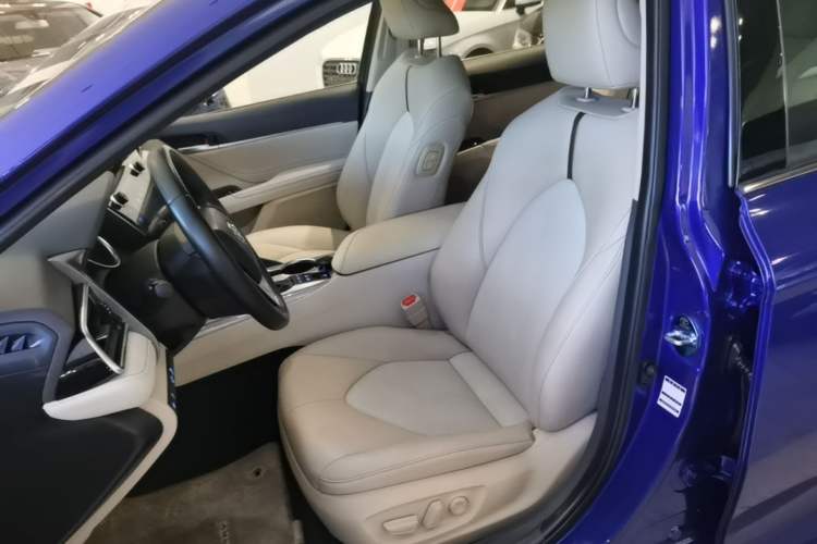 Used Toyota Camry 2019 Dual-Engine 2.5 HG Luxury Edition China VI Standard Left Front Seat