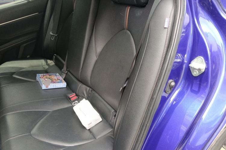 Used Toyota Camry 2019 Revised Version Dual-Engine 2.5HQ Flagship Edition Left Rear Seat