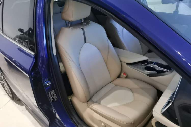 Used Toyota Camry 2019 Dual-Engine 2.5 HG Luxury Edition China VI Standard Right Front Seat