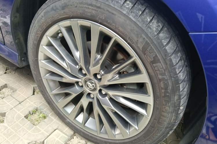 Used Toyota Camry 2019 Revised Version Dual-Engine 2.5HQ Flagship Edition Right Front Wheel Hub