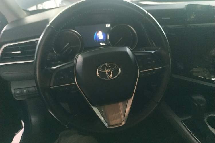 Used Toyota Camry 2019 Dual-Engine 2.5 HG Luxury Edition China VI Standard Steering Wheel