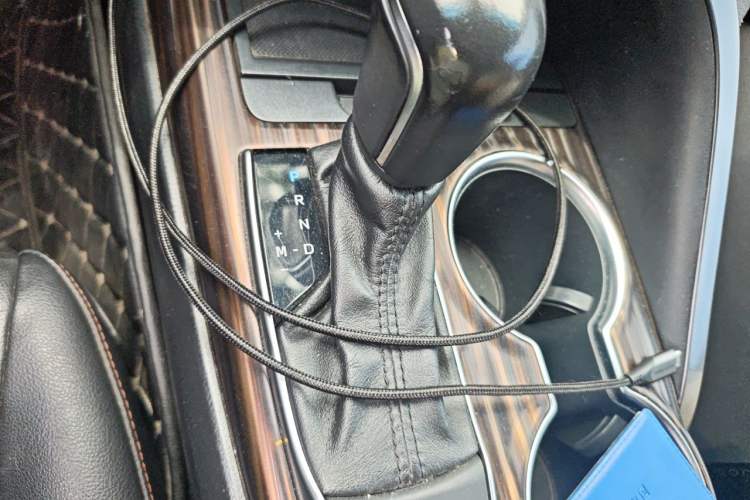 Used Toyota Camry 2019 2.0G Luxury Edition China VI Standard Gear Lever