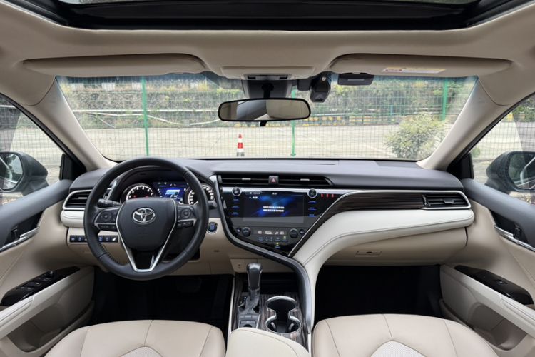 Used Toyota Camry 2019 2.5G Luxury Edition China VI Standard Interior 4