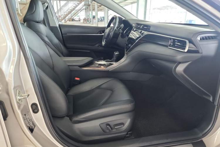 Used Toyota Camry 2019 Revised Version 2.5G Luxury Edition Interior 8