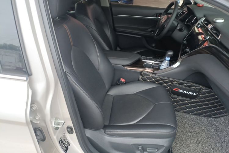 Used Toyota Camry 2019 2.0G Luxury Edition China VI Standard Interior 9