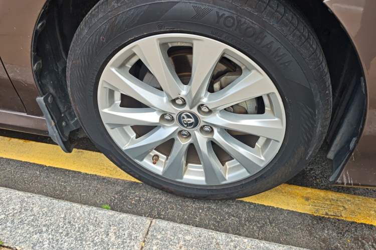 Used Toyota Camry 2019 2.0G Luxury Edition China VI Standard Right Front Wheel Hub