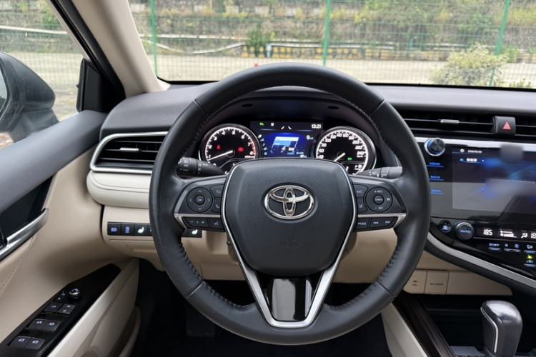 Used Toyota Camry 2019 2.5G Luxury Edition China VI Standard Steering Wheel