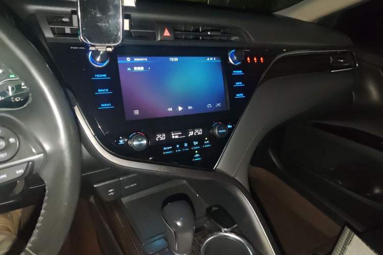 Used Toyota Camry 2019 2.0G Luxury Edition China VI Standard Audio And AC Panel
