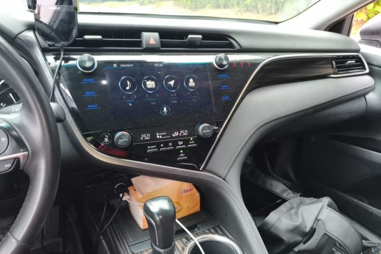 Used Toyota Camry 2019 Revised Version 2.0G Luxury Edition Audio And AC Panel