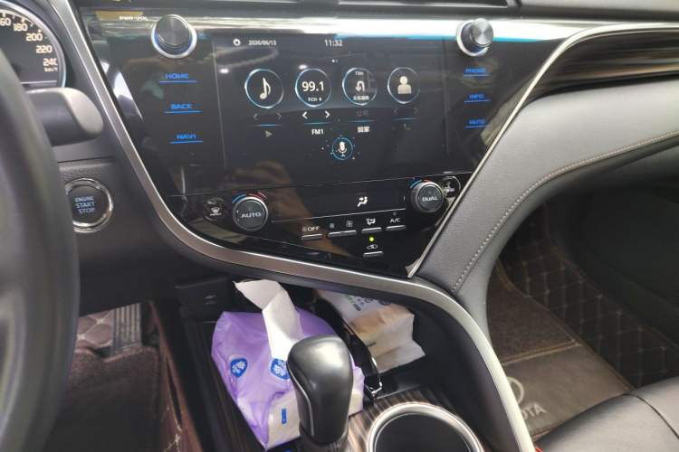 Used Toyota Camry 2019 2.5G Luxury Edition China VI Standard Audio And AC Panel