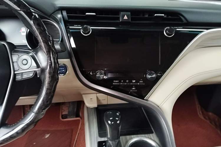 Used Toyota Camry 2019 Dual-Engine 2.5 HG Luxury Edition China VI Standard Audio And AC Panel