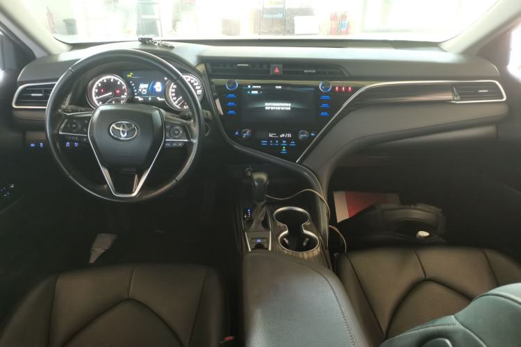 Used Toyota Camry 2019 Revised Version 2.0G Luxury Edition Center Console