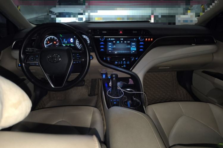 Used Toyota Camry 2019 2.5G Luxury Edition China VI Standard Center Console