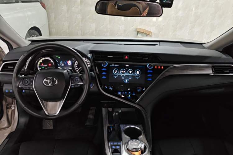 Used Toyota Camry 2019 Revised Version Dual-Engine 2.5 HG Luxury Edition Center Console