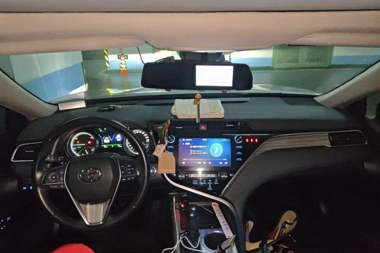 Used Toyota Camry 2019 Dual-Engine 2.5 HG Luxury Edition China VI Standard Center Console