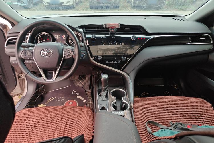 Used Toyota Camry 2019 Revised Version 2.0G Luxury Edition Center Console