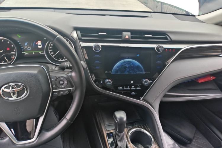 Used Toyota Camry 2019 2.5G Luxury Edition China VI Standard Center Console