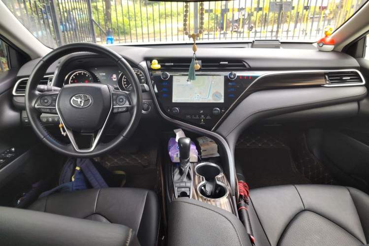 Used Toyota Camry 2019 2.5G Luxury Edition China VI Standard Center Console