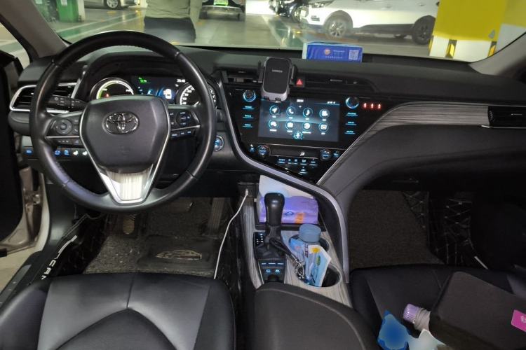 Used Toyota Camry 2019 2.5G Luxury Edition China VI Standard Center Console