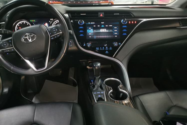 Used Toyota Camry 2019 Revised Version 2.5G Luxury Edition Center Console