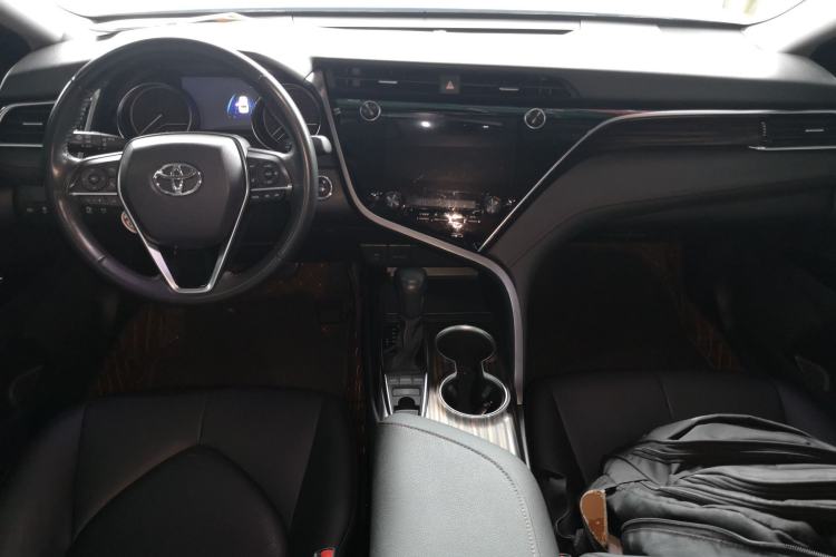 Used Toyota Camry 2019 2.5G Luxury Edition China VI Standard Center Console