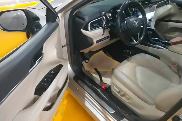 Used Toyota Camry 2019 2.0G Luxury Edition China VI Standard Driver Seat