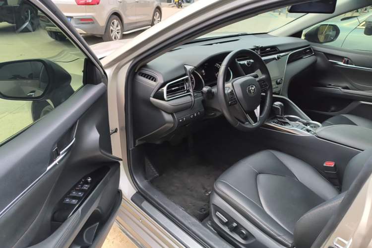 Used Toyota Camry 2019 2.0G Luxury Edition China VI Standard Driver Seat