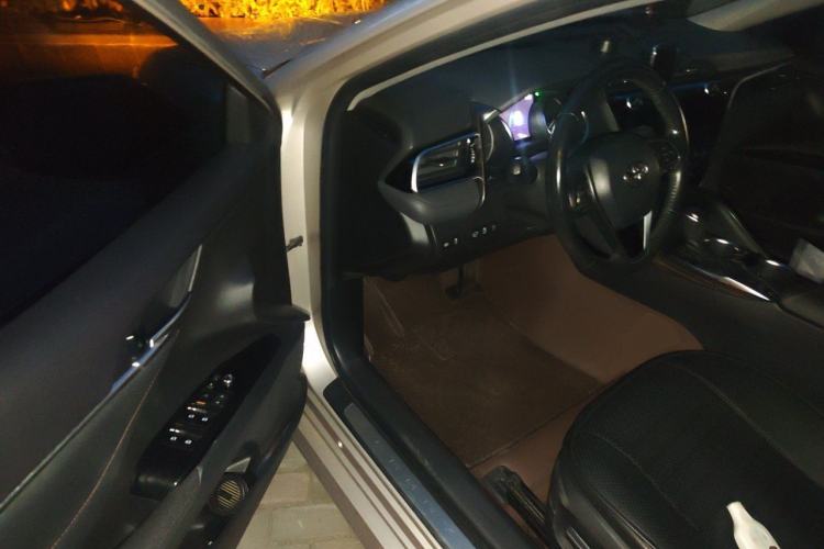 Used Toyota Camry 2019 2.0G Luxury Edition China VI Standard Driver Seat