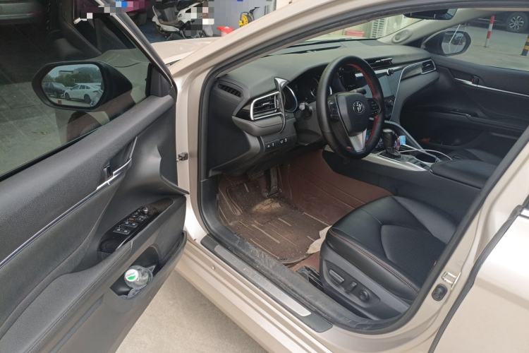 Used Toyota Camry 2019 Dual-Engine 2.5 HG Luxury Edition China V Standard Driver Seat