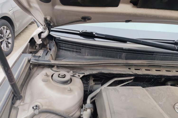 Used Toyota Camry 2019 2.5G Luxury Edition China VI Standard Engine Bay Right