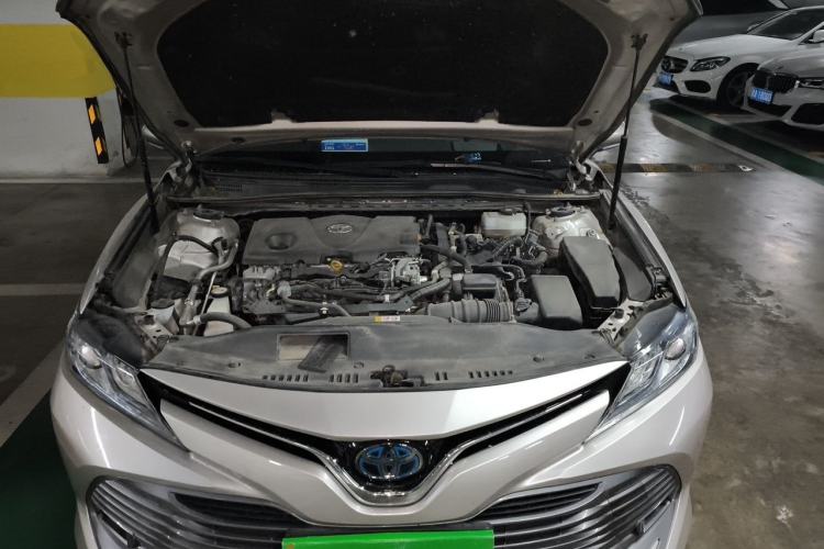 Used Toyota Camry 2019 2.5G Luxury Edition China VI Standard Engine Bay