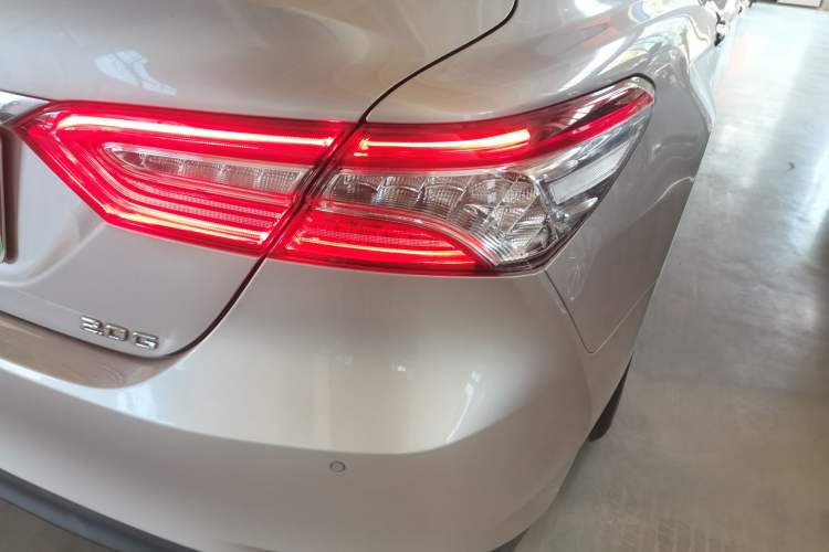 Used Toyota Camry 2019 Revised Version 2.0G Luxury Edition Exterior 3