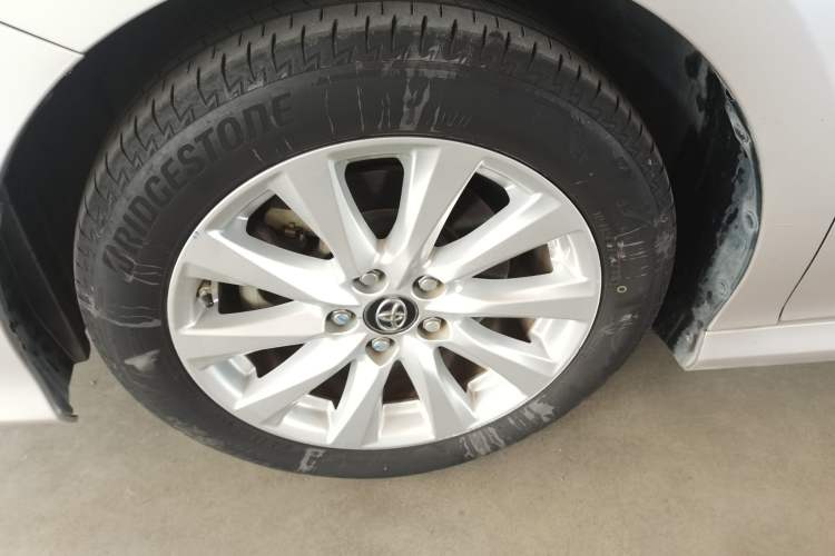 Used Toyota Camry 2019 Revised Version 2.0G Luxury Edition Exterior 4
