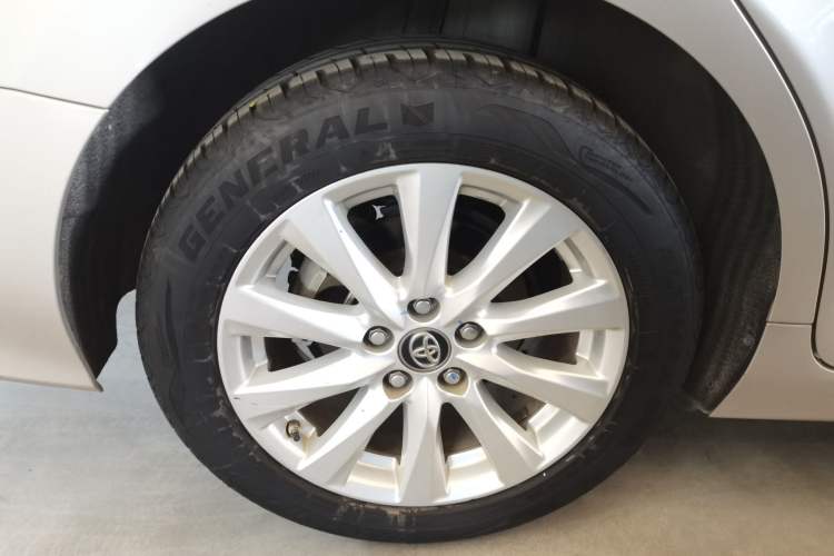 Used Toyota Camry 2019 Revised Version 2.0G Luxury Edition Exterior 5