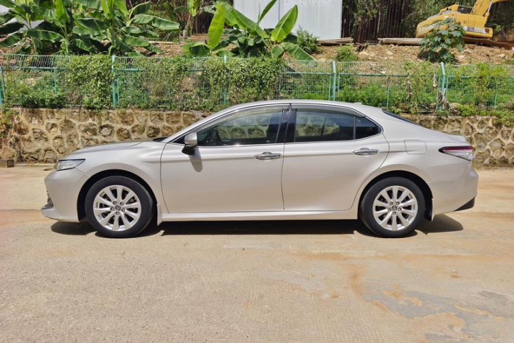 Used Toyota Camry 2019 2.0G Luxury Edition China VI Standard Exterior 5