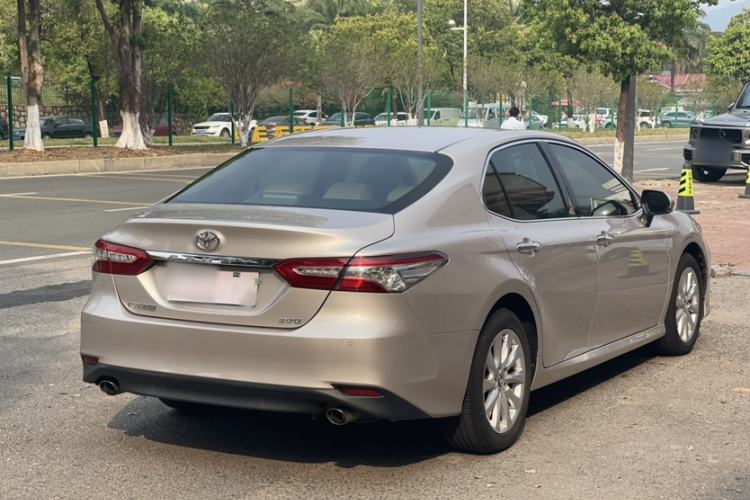 Used Toyota Camry 2019 2.0G Luxury Edition China VI Standard Exterior 5