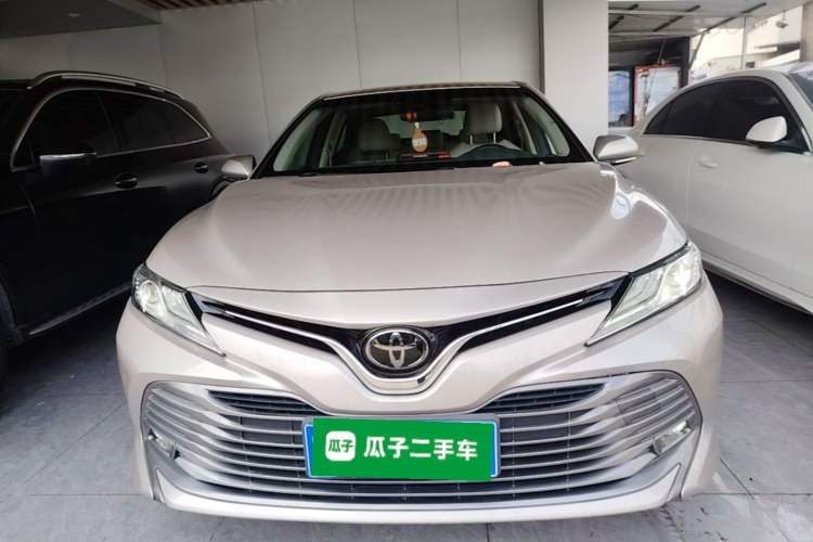 Used Toyota Camry 2019 Revised Version 2.0G Luxury Edition Front