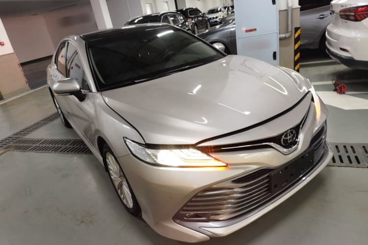 Used Toyota Camry 2019 Revised Version 2.5G Luxury Edition Front Right 45 Deg